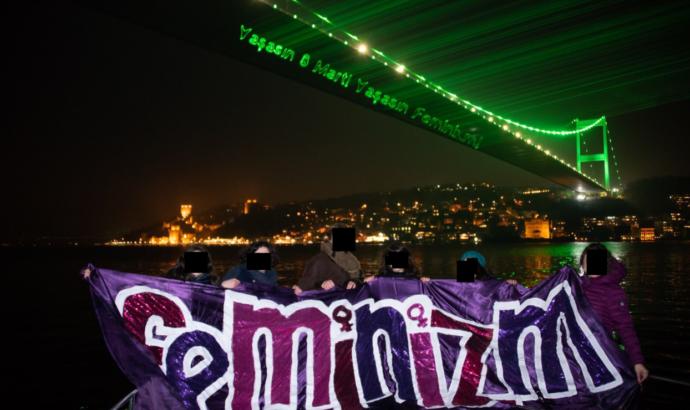 İstiklal'de Kadınlara Gazlı Müdahale