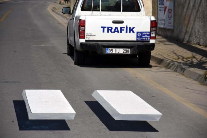 Türkiye'de İlk Defa Uygulanan 3 Boyutlu Yaya Geçitleri Hizmete Açıldı (Foto Haber)