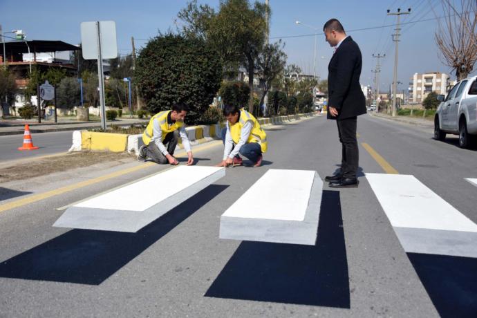 Türkiye'de İlk Defa Uygulanan 3 Boyutlu Yaya Geçitleri Hizmete Açıldı (Foto Haber)