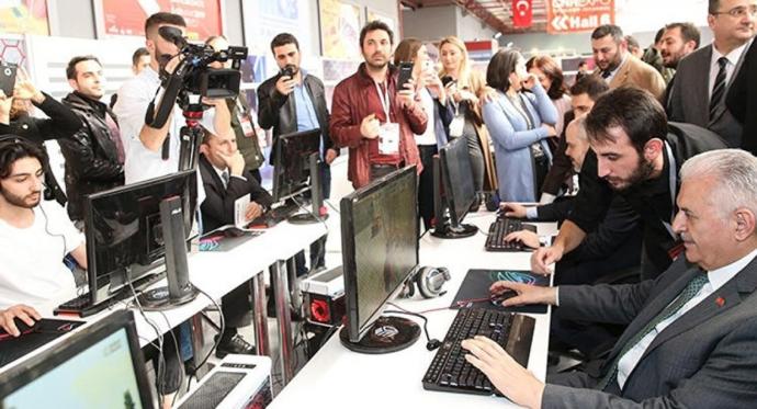 Binali Yıldırım PUBG Oynadı, Stres Attı
