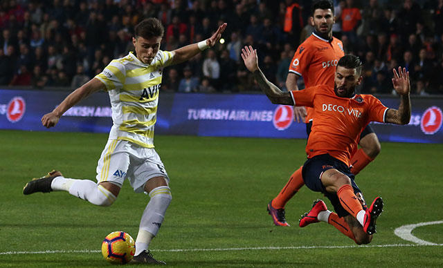 Medipol Başakşehir Adım Adım Şampiyonluğa Gidiyor (Başakşehir 2 - 1 Fenerbahçe)