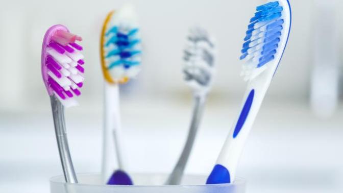 Diş Fırçası Seçerken Dikkat Edilmesi Gereken Hususlar
