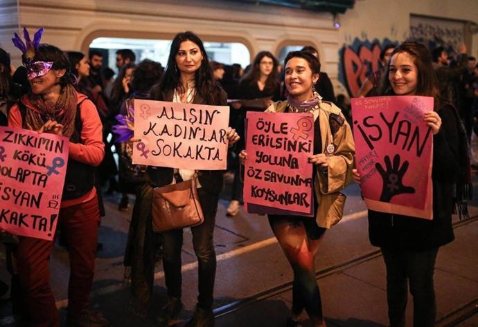 Kadınlar Gününün Ardından Aklımdaki Deli Soru: Biz Kadınlar Melek miyiz, Şeytan mı?