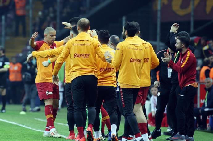 Galatasaray, Antalyaspor'u Farklı Geçti; 5-0