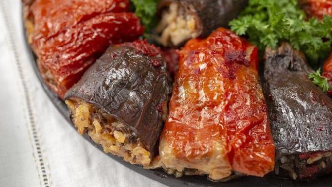 Patlıcanın En Güzel Hallerinden Biri 'Ekşili Kuru Dolma'