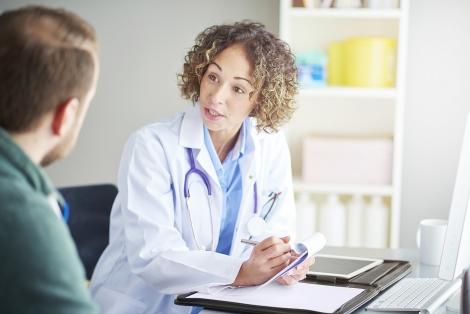 Kadın doktor ve hastası