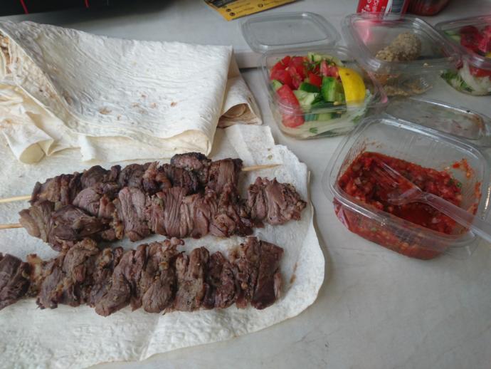 Doğu Ekspresi Durağımız: Erzurum'da Cağ Kebabı ve Kadayıf Sarmasını Denedik