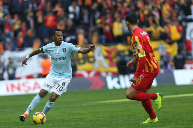 Lider Medipol Başakşehir Kayseri'de 1 Puana Razı Oldu
