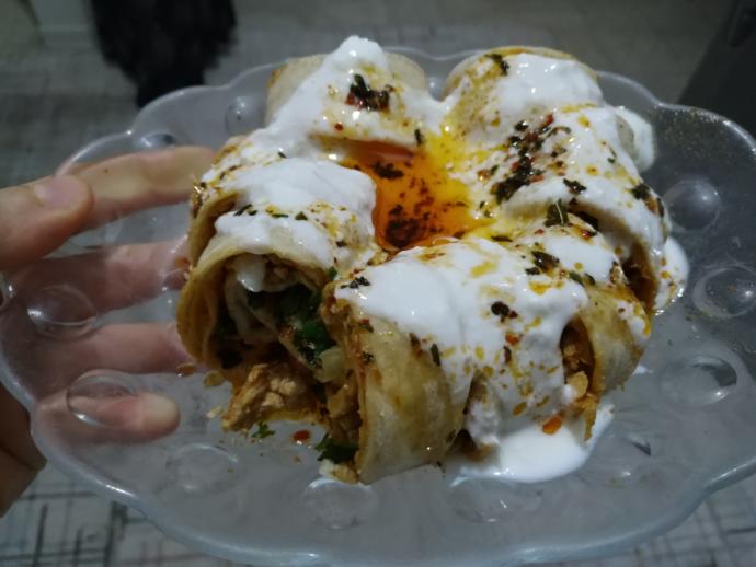 Mersinli Emira'nın Mutfağından Mersin'in Meşhur Yemeği Olan Yoğurtlu Tavuk Tantuni Tarifi
