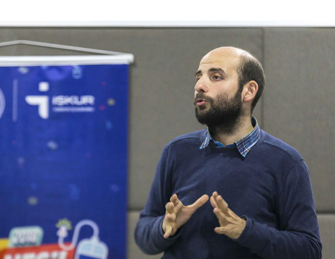 Doç. Dr. Ali Murat Kırık