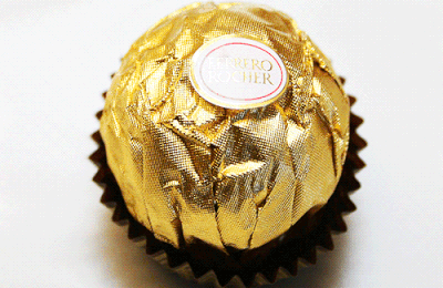 Hepiniz bayılıyorsunuz, biliyorum; o zaman hadi Ferrero Rocher yemeye!