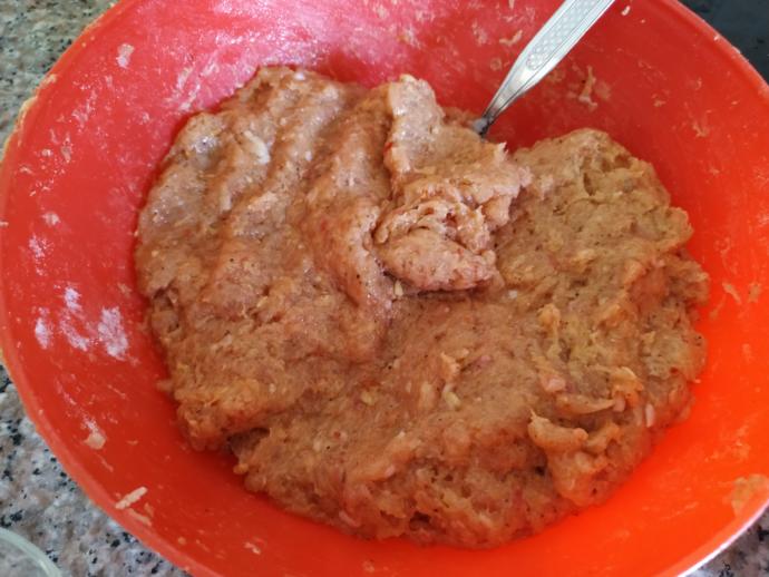 Çocukların ve Gençlerin Ketçapla Birlikte Severek Yiyeceği Çıtır Çıtır Baharatlı Nugget Tarifi