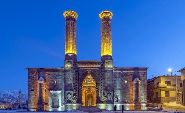 Dadaşlar Diyarı Erzurum'da Gezilebilecek Güzel Yerler