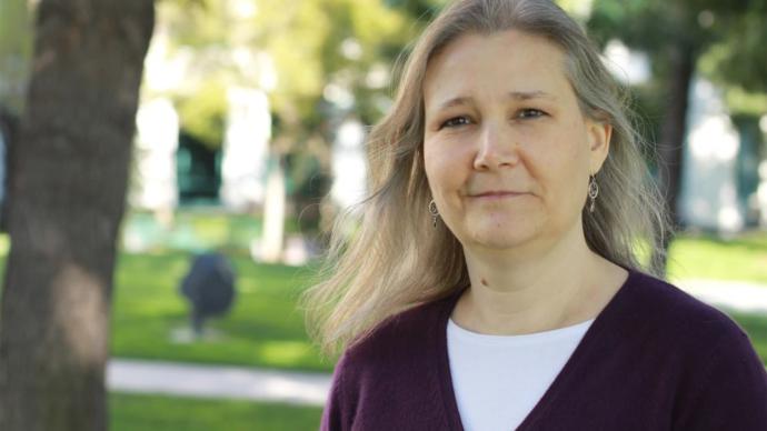 Oyun Tasarımcısı ve Uncharted Yaratıcısı olan Amy Hennig.