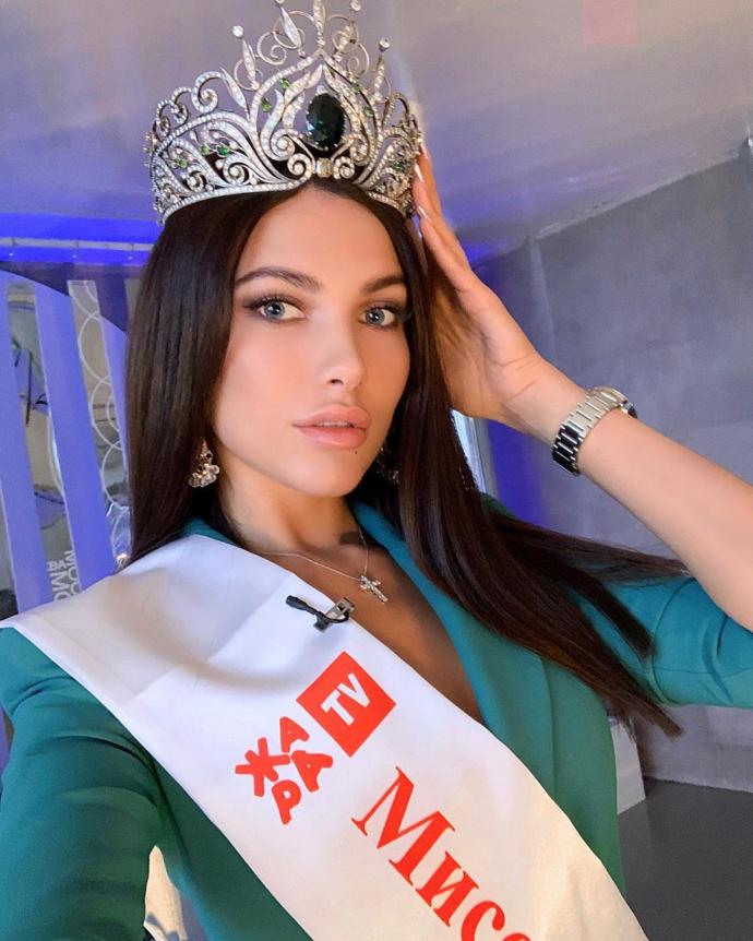 Rusya'da Düzenlenen Güzellik Yarışmasında Bir İlk Yaşandı, 2018 Güzelinin Unvanı Geri Alındı (Foto Haber)