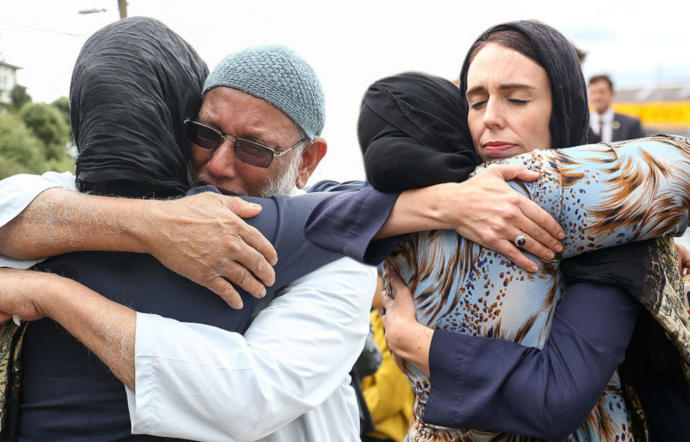 Müslümanlara Yakınlık Gösteren Yeni Zelanda Başbakanına Ölüm Tehditleri Yağıyor!