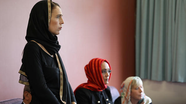 Yeni Zelanda Başbakanı Ardern Başörtüsü Takmasının Nedenini Açıkladı
