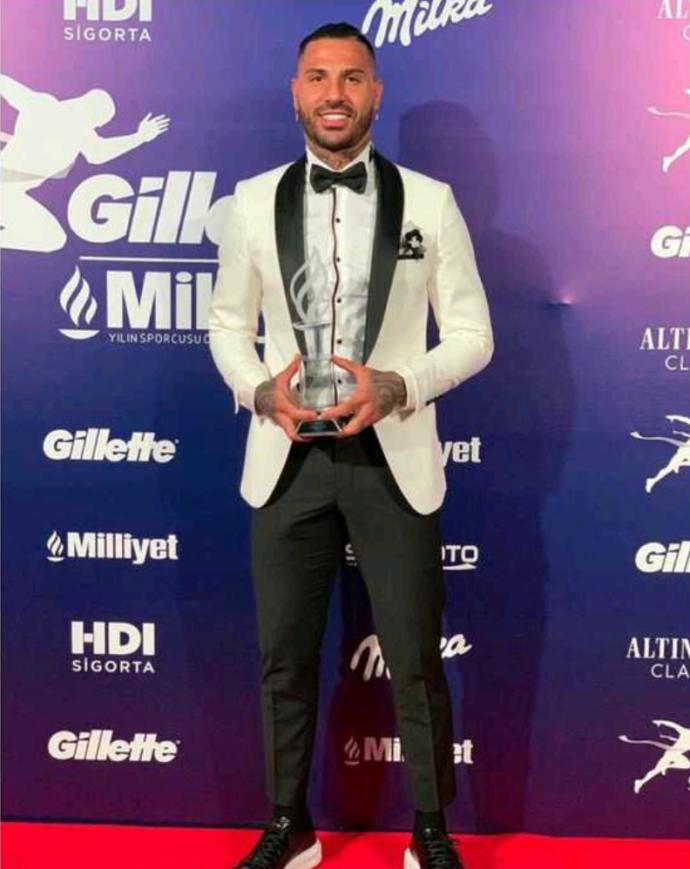 En Şık Futbolcu Ricardo Quaresma!