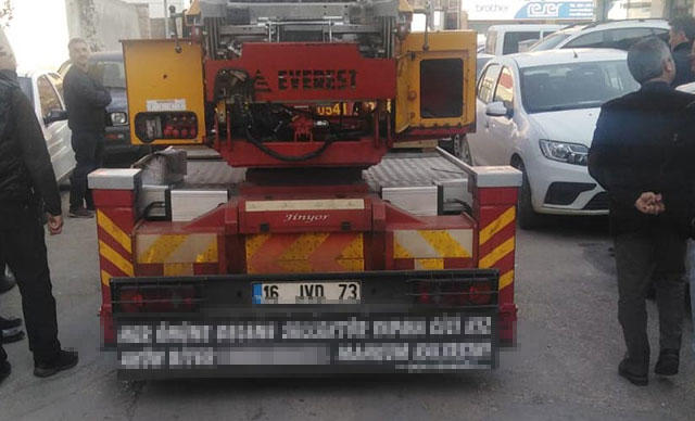 Vincin Arkasına Yazdırdığı Yazıda Kadınlara Hakaret Eden Şoför Para Cezasına Çarptırıldı