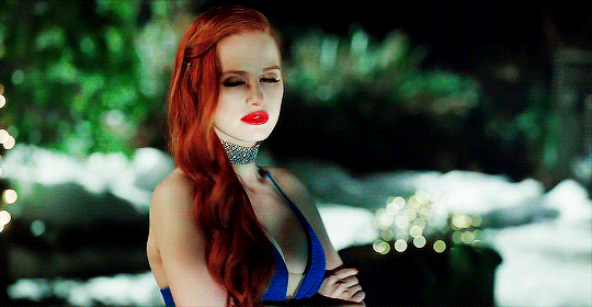 Ateşi Saçlarında Taşıyan Riverdale Karakteri Cheryl Blossom'ın Stilini İnceliyoruz!