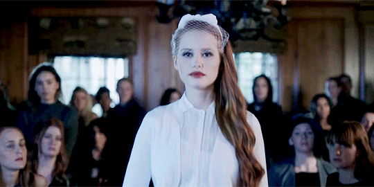 Ateşi Saçlarında Taşıyan Riverdale Karakteri Cheryl Blossom'ın Stilini İnceliyoruz!