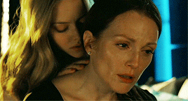 Bir Kadının Çaresiz Şüphesi: Chloe