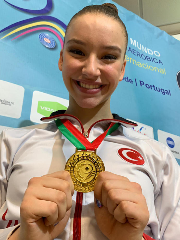 Ayşe Begüm Onbaşı'dan Bir Altın Madalya Daha