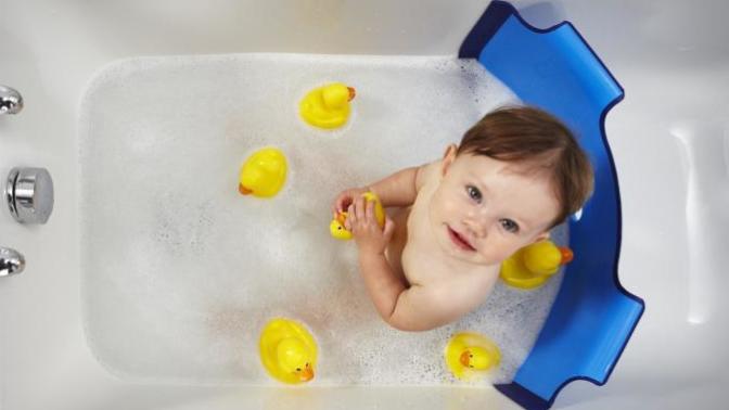 Bebeğiniz ile Sağlıklı Bir Banyo Keyfi İçin Gerekli Olan Her Şey