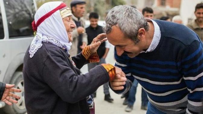 Yerel Seçimlerin En Büyük Kazananı: Türkiye'nin TKP'li Tek Belediye Başkanı Fatih Mehmet Maçoğlu Yaptıklarıyla Fark Yaratıyor