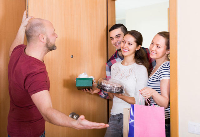 Yeni Ev Alan Tanıdığınıza Ev Ziyaretine Gittiğinizde Götürebileceğiniz Hediyeler