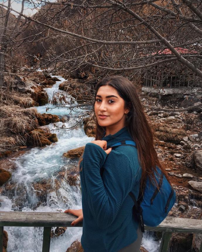 Hayallerini Değil Okulunu Erteledi: Otostopla Ülkemizin 75 Şehrini Gezen Üniversite Öğrencisi Dilara Özkan KizlarSoruyorda