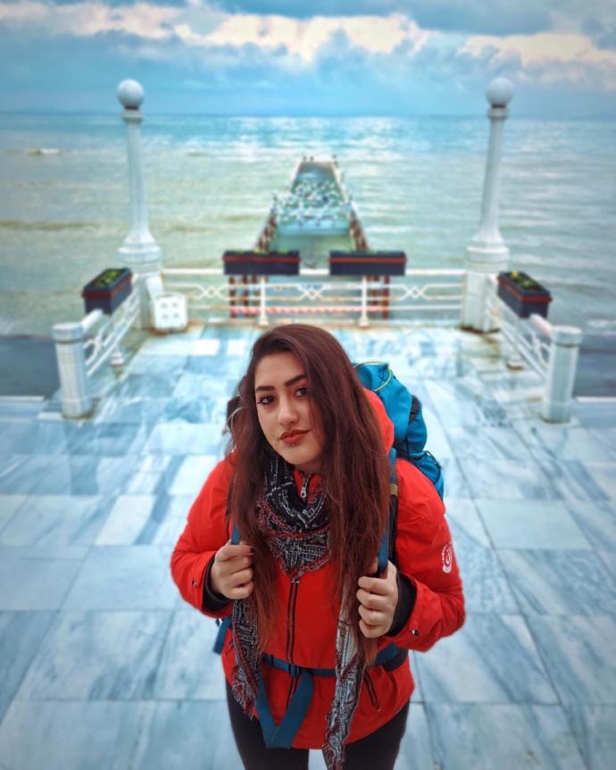 Hayallerini Değil Okulunu Erteledi: Otostopla Ülkemizin 75 Şehrini Gezen Üniversite Öğrencisi Dilara Özkan KizlarSoruyorda