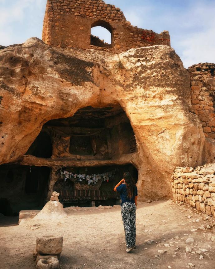 Hayallerini Değil Okulunu Erteledi: Otostopla Ülkemizin 75 Şehrini Gezen Üniversite Öğrencisi Dilara Özkan KizlarSoruyorda