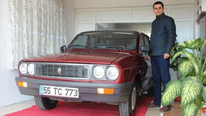 Duyduklarınıza İnanın: Samsun'da Bir Kişi Evinin Salonunda 1999 Model Toros Otomobiliyle Beraber Yaşıyor!