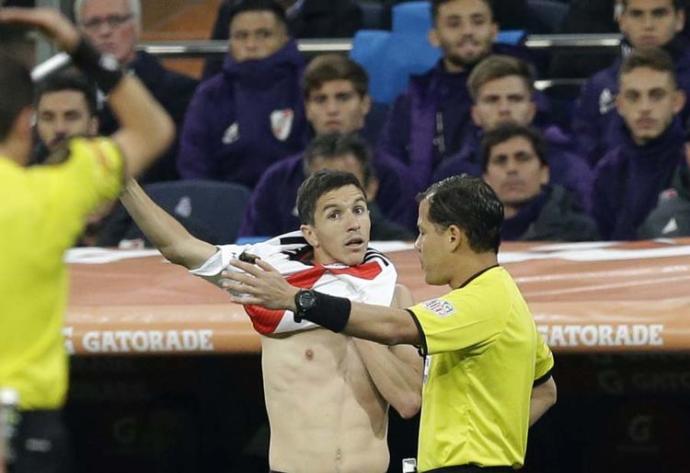 Yeni Güncellenmiş 8 Futbol Kuralı!