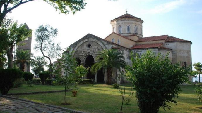 Ayasofya camisi veya müzesi, hangisi hoşunuza giderse