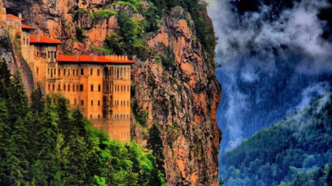Karadeniz'in Sümela Manastırı ve Fındığı İle Ünlü Şehri: Trabzon!