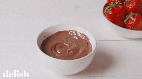 Yaz Aylarının En Gözde Meyvelerinde Çileğin Sağlığa Faydaları ve Çilek Maskesi! 🍓