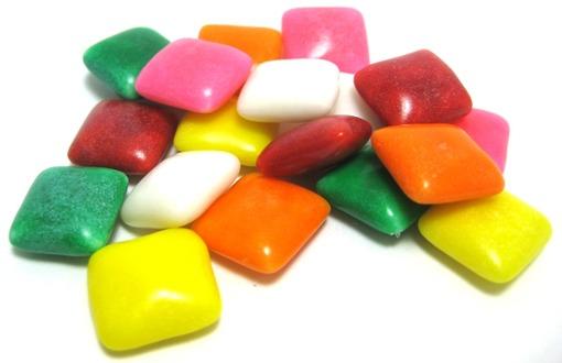 Nikotin sakızları genellikle ya nane aromalı olur ya da karışık meyveli olur.