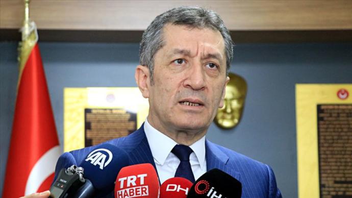 Bakan Ziya Selçuk, Momo ve Mavi Balina Hakkında Çalışma Başlatıldığını Açıkladı