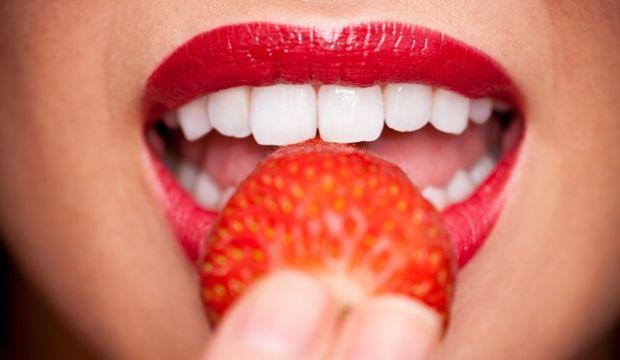Geleceğinizden Daha Parlak Dişlere Sahip Olmak İçin Uygulamanız Gereken Doğal Yöntemler