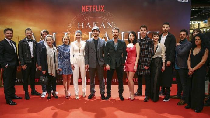 Çağatay Ulusoy: Sürpriz Karakterlerle Konu Farklı Yerlere Gidecek (Hakan: Muhafız 2. Sezon)