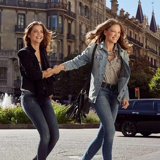 Barbara Palvin Ve Serenay Sarıkaya Mavi Jeans Reklamında