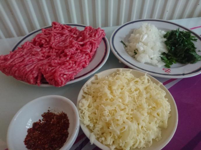 Canı Börek Çekenler İçin Tavada Pratik Börek Tarifi