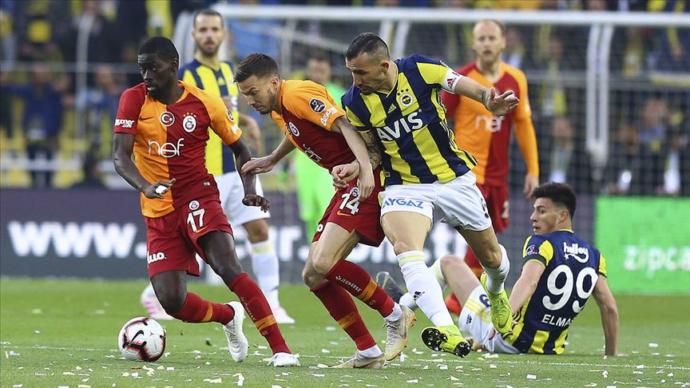 Fenerbahçe ile Galatasaray 1-1 Berabere Kaldı, Hakem Ali Palabıyık Maça Damga Vurdu