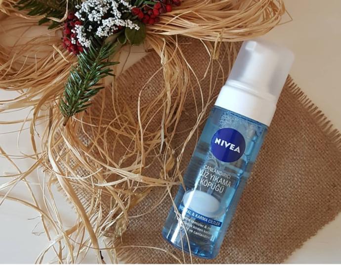 Bir Köpükten Daha Fazlası: Nivea Yüz Temizleme Köpüğü Deneyimim!