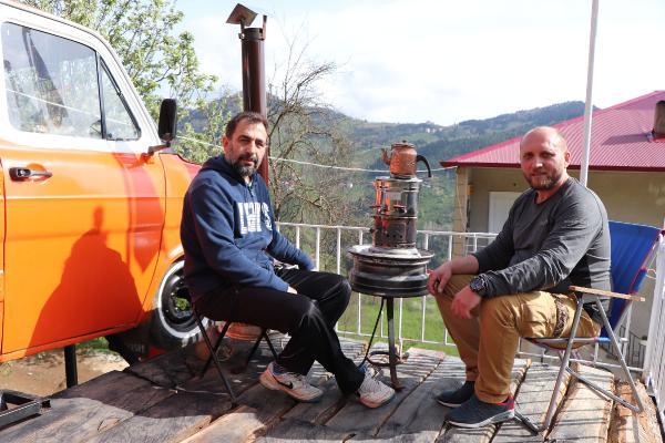 Karadenizli Vatandaştan İlginç Girişim! (Hurda Araçtan Seyir Terası Yaptı)