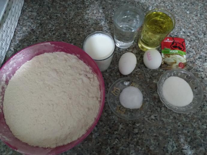 Sabah Kahvaltılarının Vazgeçilmezi Pofuduk Pastane Usulü Kaşarlı Poğaça Tarifi