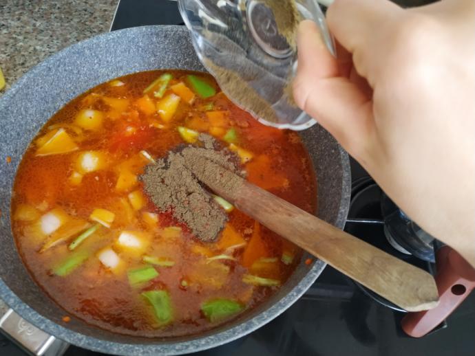 Tam Bir Şifa Kaynağı Olan Çorba: Sebzeli Mercimek Çorbası