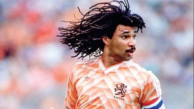 Futbol Oynayışları ve Tarzları ile 90'lı Yıllara Damga Vuran Futbolcular